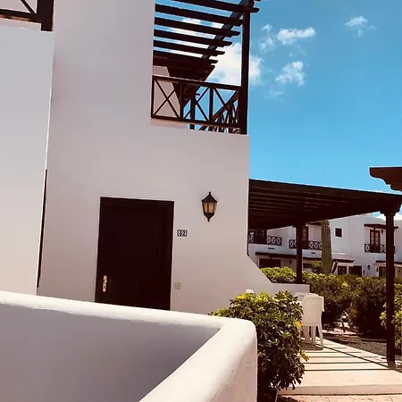 Lovely Casa Felicidad, Swimming Pool, Wifi X Private Garden Playa Blanca  Exterior photo