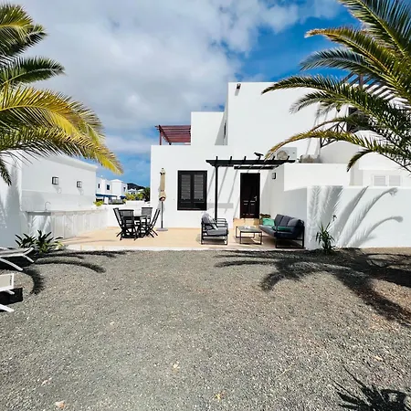 Lovely Casa Felicidad, Swimming Pool, Wifi X Private Garden Playa Blanca  Exterior photo
