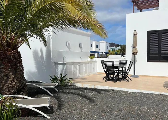 Lovely Casa Felicidad, Swimming Pool, Wifi X Private Garden