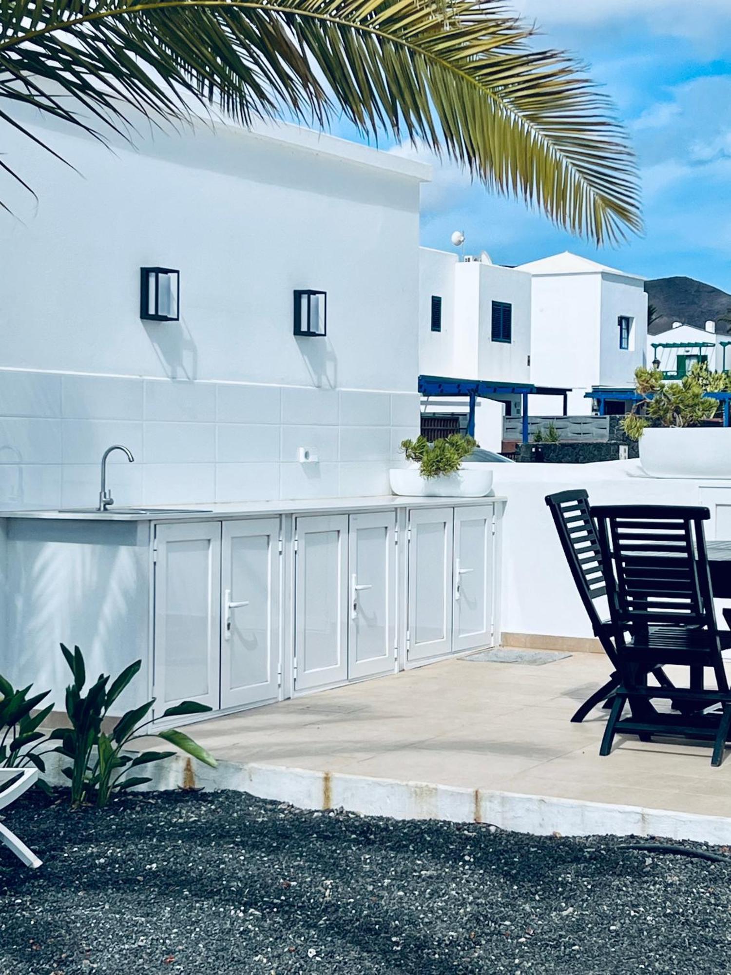 Lovely Casa Felicidad, Swimming Pool, Wifi X Private Garden Ferienhaus