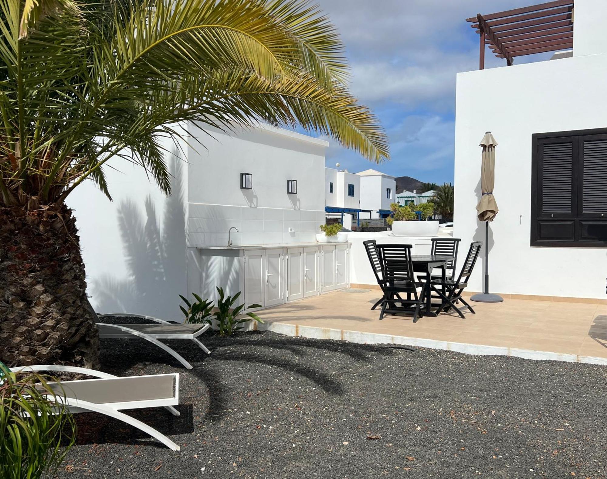 Lovely Casa Felicidad, Swimming Pool, Wifi X Private Garden Ferienhaus Playa Blanca (Lanzarote)