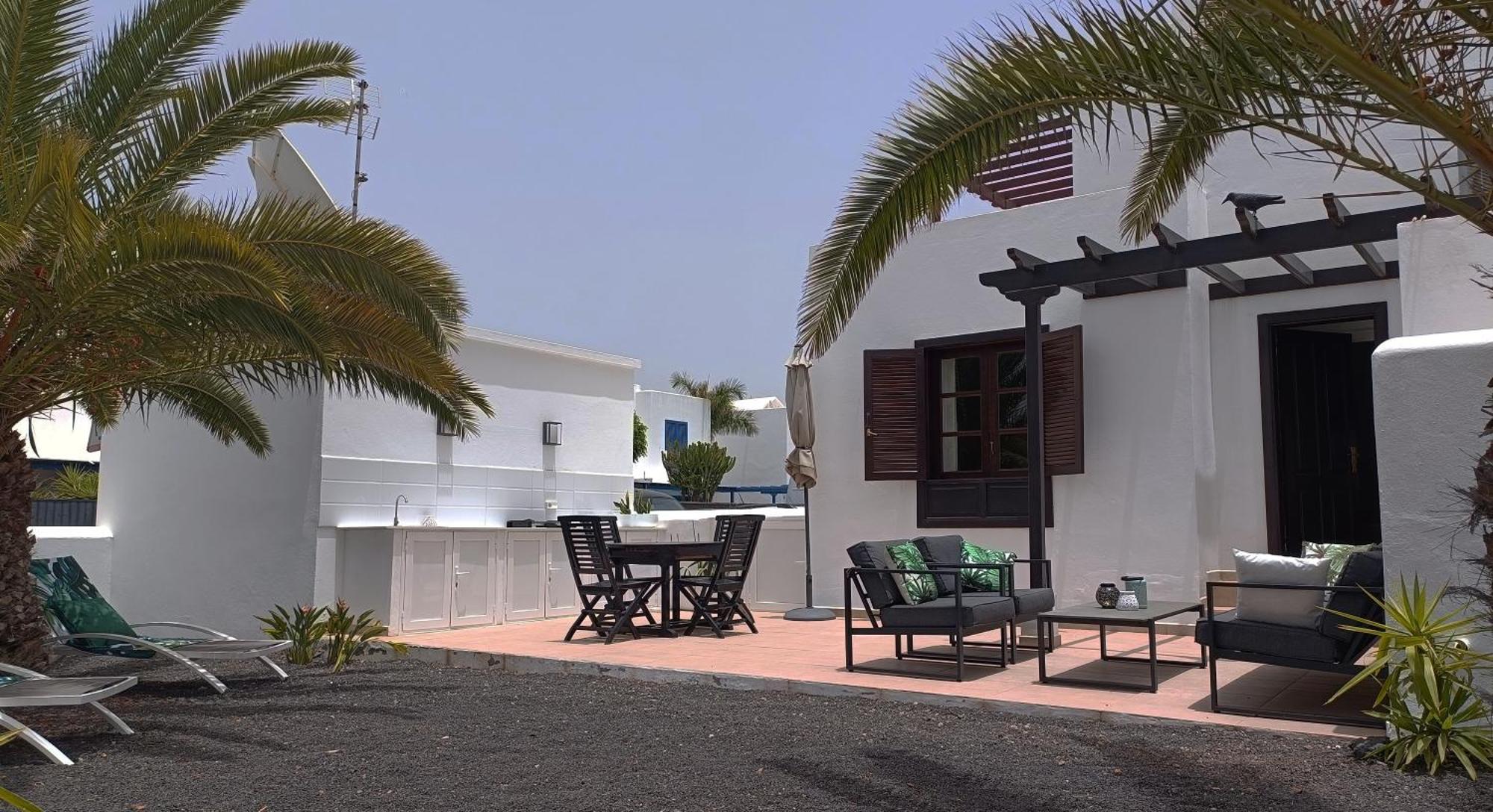 Ferienhaus Lovely Casa Felicidad, Swimming Pool, Wifi X Private Garden Playa Blanca (Lanzarote)