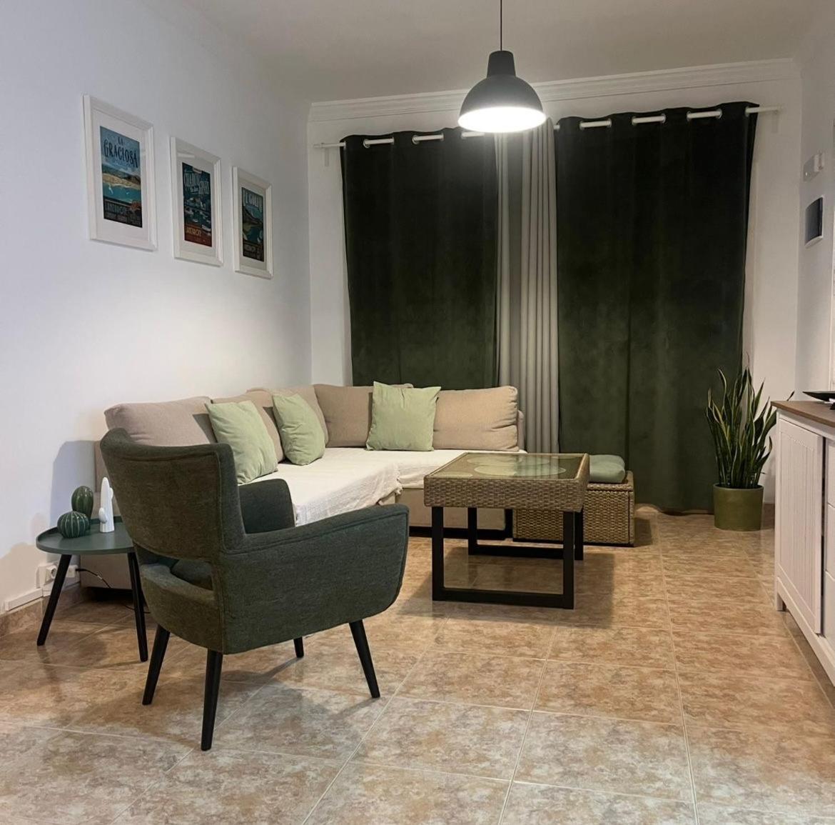 Lovely Casa Felicidad, Swimming Pool, Wifi X Private Garden Playa Blanca (Lanzarote)