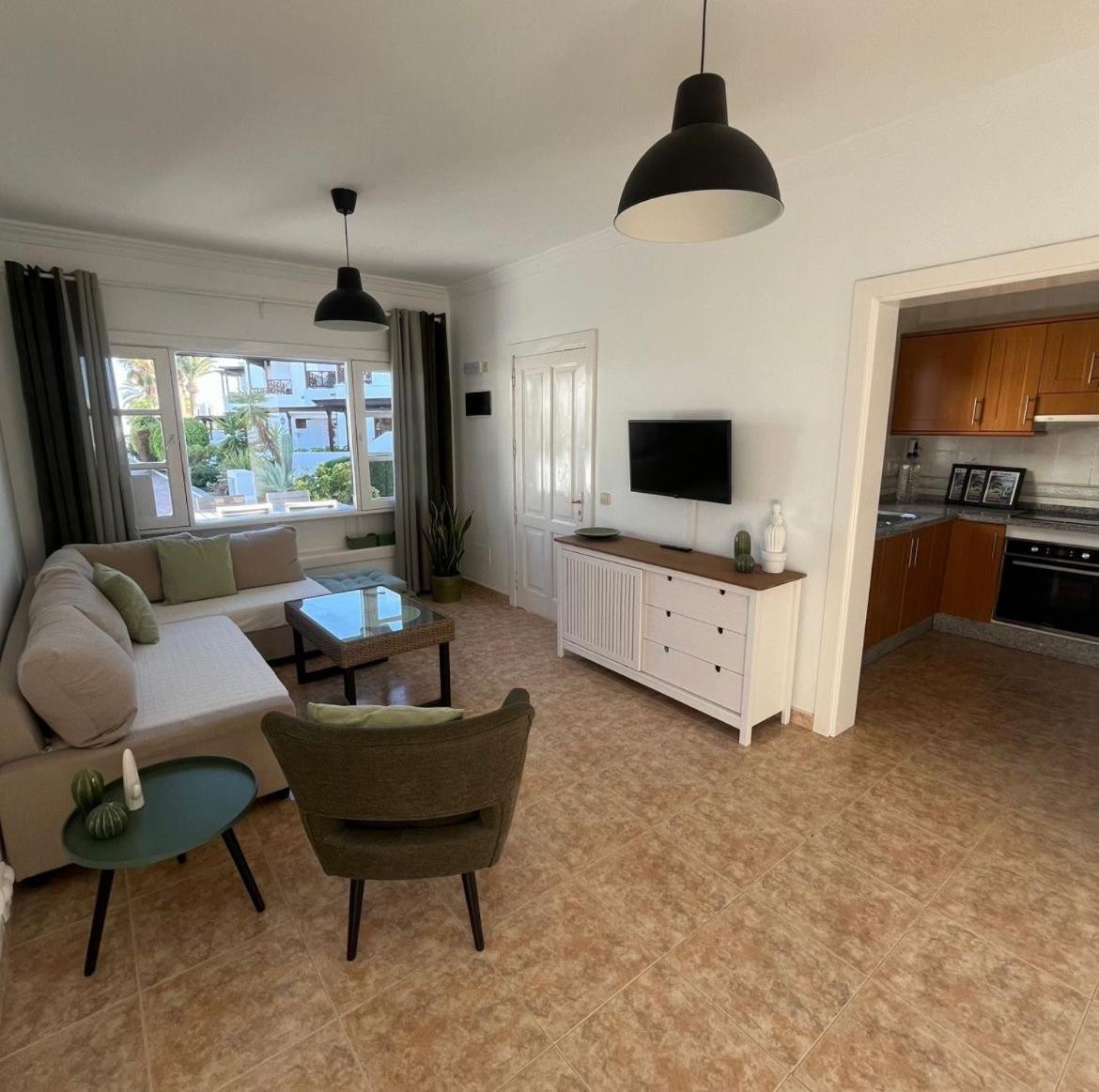 Lovely Casa Felicidad, Swimming Pool, Wifi X Private Garden Ferienhaus *